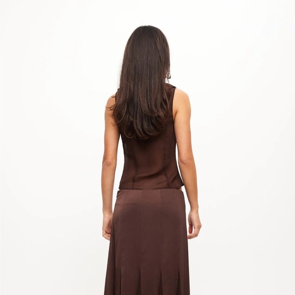 Lioness ROSE RUFFLE TOP | CHOCOLATE C17 - Picture 5 of 8